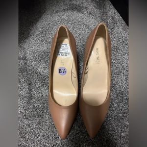 Nine West size 8 1/2 shoe never been worn